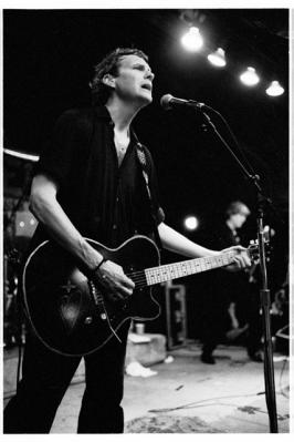 BoDeans2004-08-05SkippersSmokehouseTampaFL (17).jpg